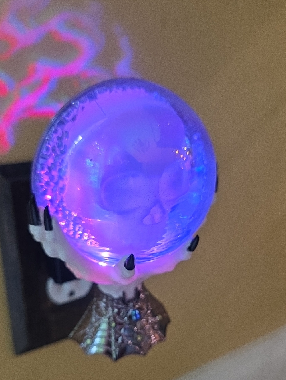 BBW Wallflowers Halloween Globe Plug In - Picture 2 of 6